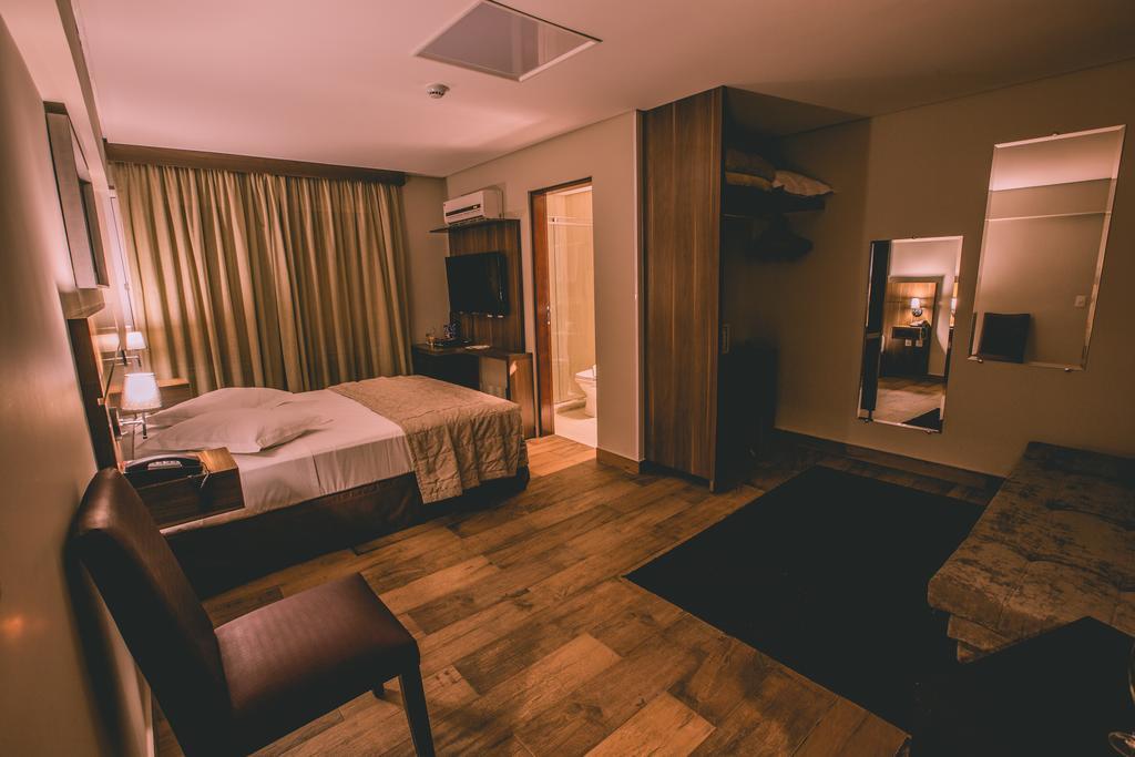 Padom Business Hotel Bragança Paulista Quarto foto